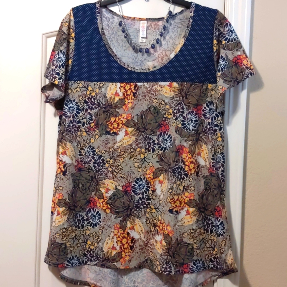 LuLaRoe NWOT Irma short sleeve blouse shirt camisa Hi-Lo Navy green Yellow